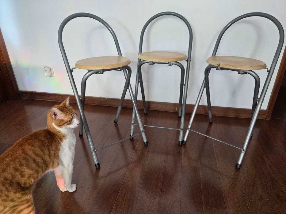 Cadeiras dobráveis altos