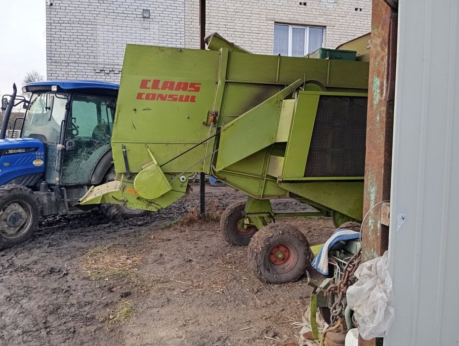 Продам комбайн клас консул
