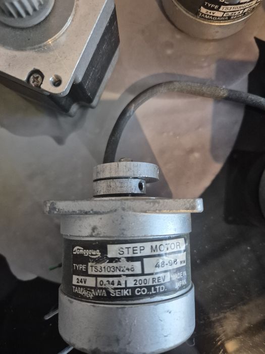 Продам шаговые двигатели