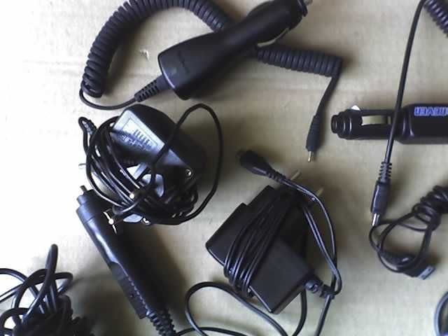 ladowarki plus sluchawkji do telefonow