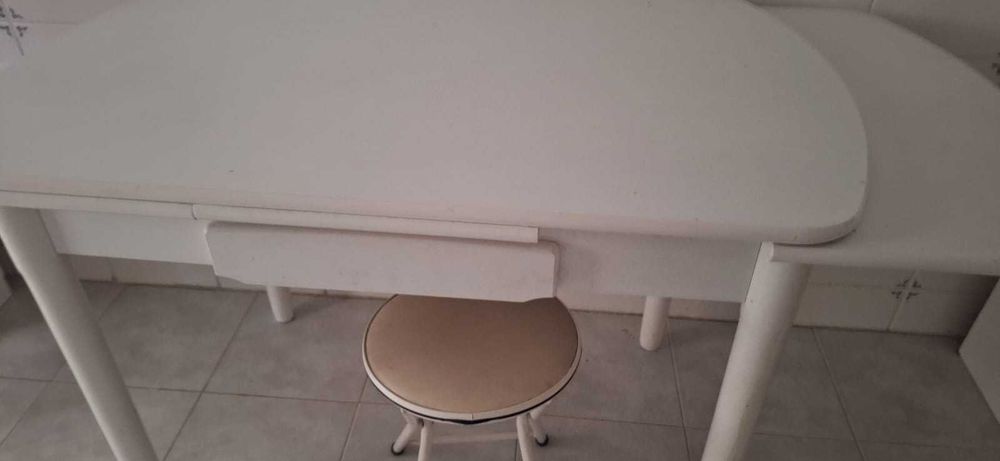 Mesa de cozinha extensível