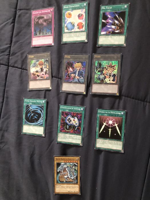Cartas de yu-gi-oh em otimo estado