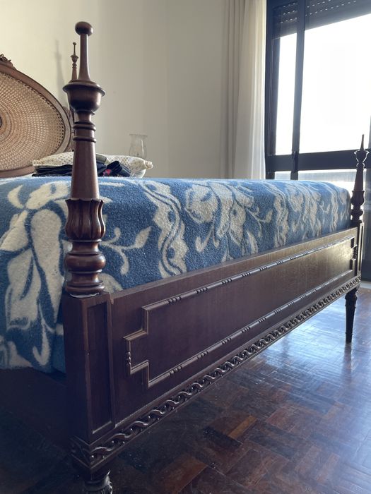 Cama de Casal - Cabeceira da Cama em Palhinha