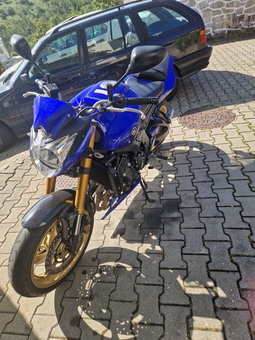 Yamaha FZ8 como nova