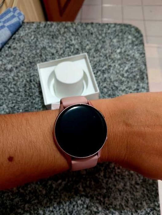 Smartwatch SAMSUNG Galaxy Watch Active 2 40mm (Rosa Dourado)