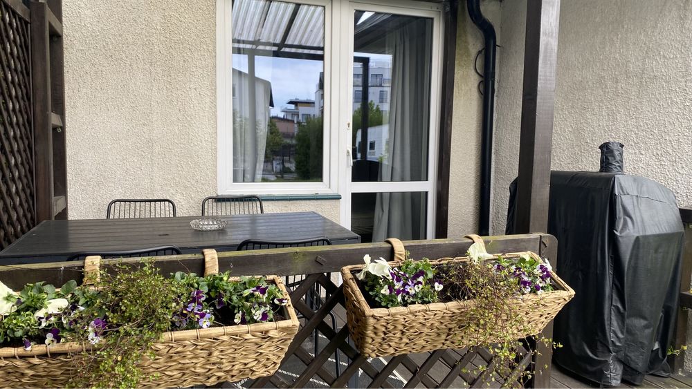 Klimatyczna kawalerka z tarasem w sercu Helu