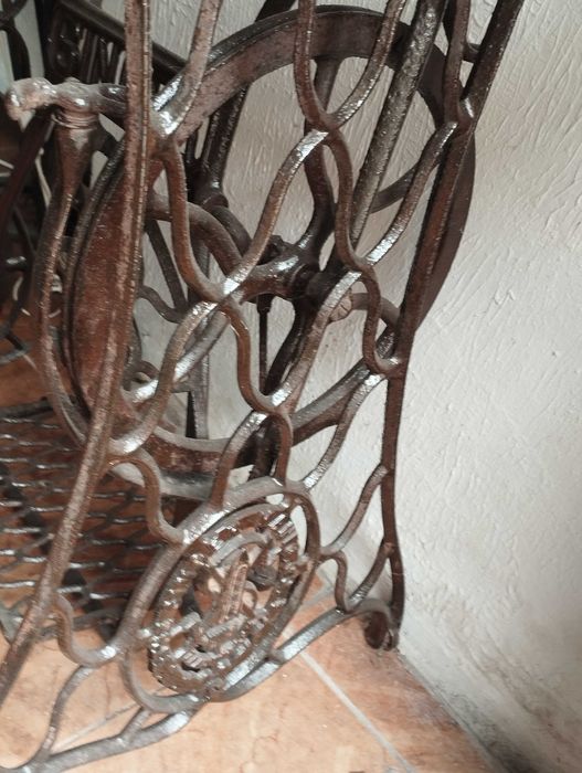 Pe de máquina de costura mesam