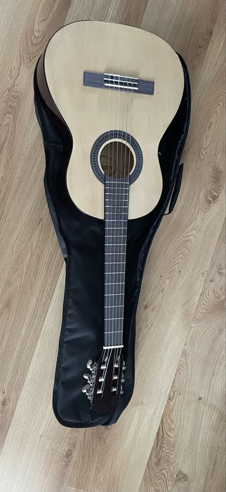 Gitara Ambra Viva N 3/4 z pokrowcem.