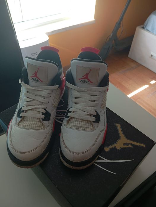 Air Jordan 4 retro red cement