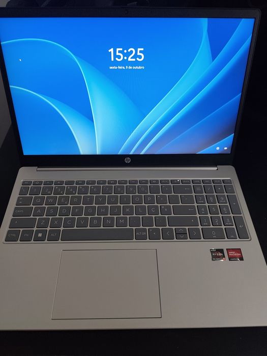 Portátil HP LAPTOP 15 como Novo