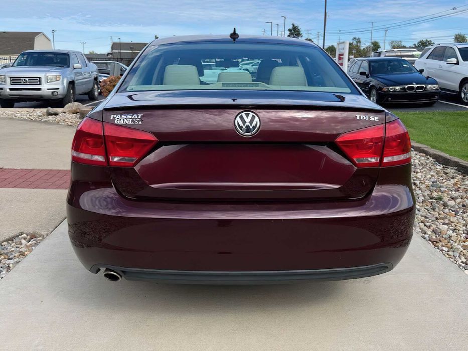 Volkswagen Passat      2013