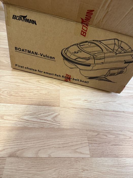 Łódka zanętowa Boatman VULCAN GPS CARBON
