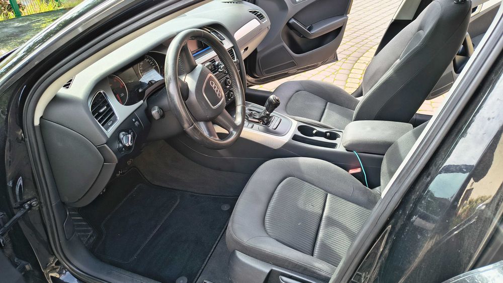 Audi A4 B8, Sedan
