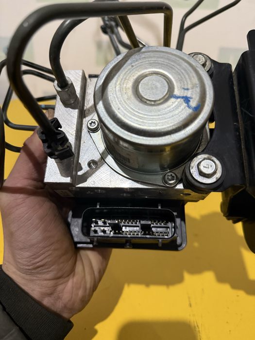 Блок ABS АБС антиблокувальної системи гальм до Nissan Leaf Ніссан Ліф