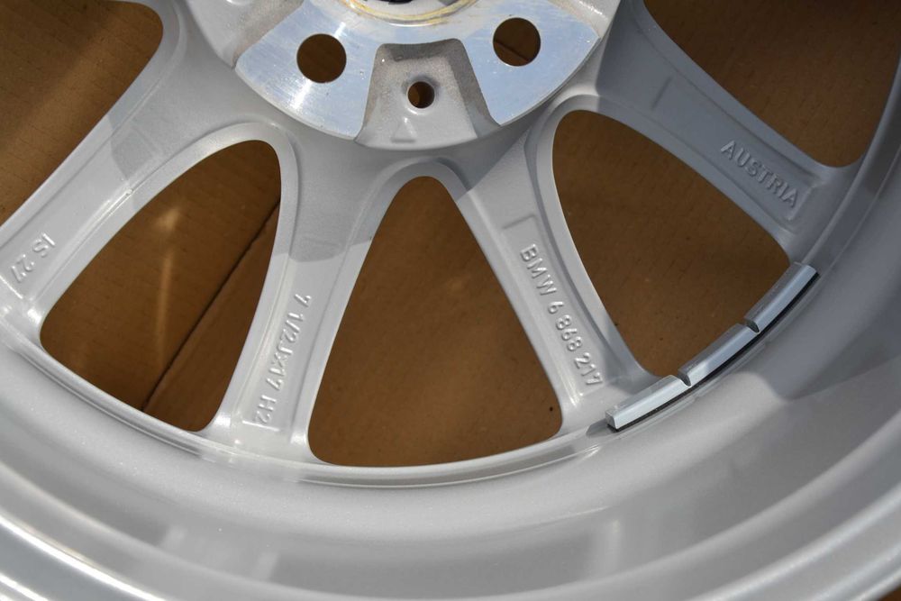 Felgi 17" BMW 5 G30 G31 7 G11 4 G20 G21 G22 Czujnik Dekiel Oryg