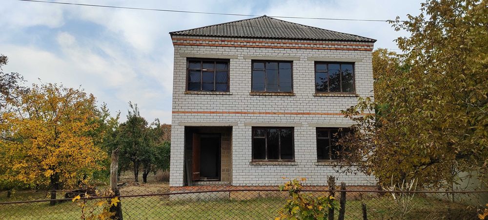 Продам Будинок із білої цегли в с. Погреби  . 20000 дол США