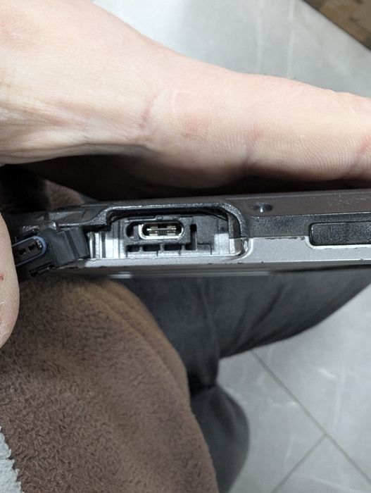 Захишени  планшет на  Android 11  Panasonic Toughbook FZ-S1  з SIM