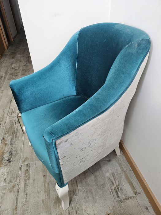 Cadeirões em veludo