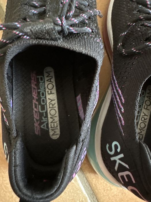 Skechers  Air -Cooled Memory Foam feminino