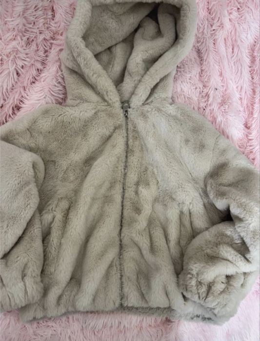 Miękkie futerko teddy z kapturem | beżowe | ciepłe