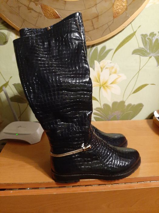 Нові жіночі ботинки, розмір 37