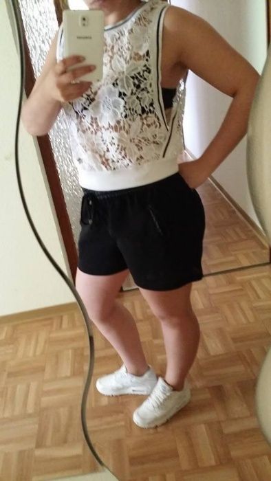 Bershka top croped rendado