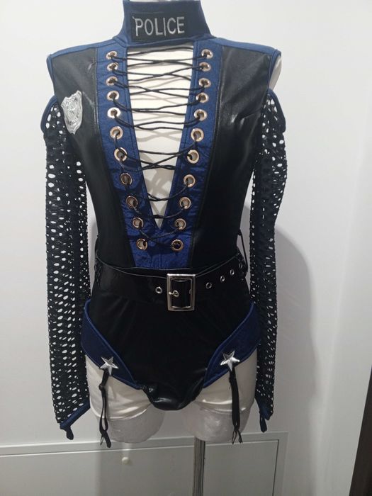seksowny strój policjantki, sexi body na randkę