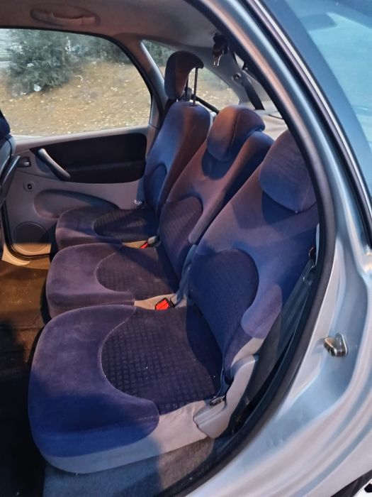 Vendo Citroen Xisara Picasso C5 foto 2