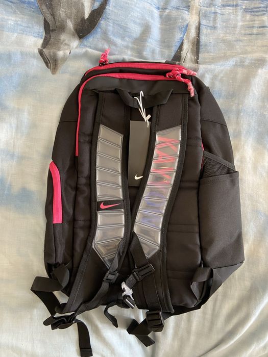 Mala nike elite preta e multicolorida