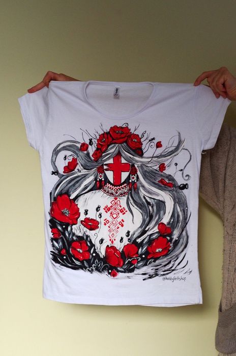 Роспись одежды, сумок, масок. Роспись красками.