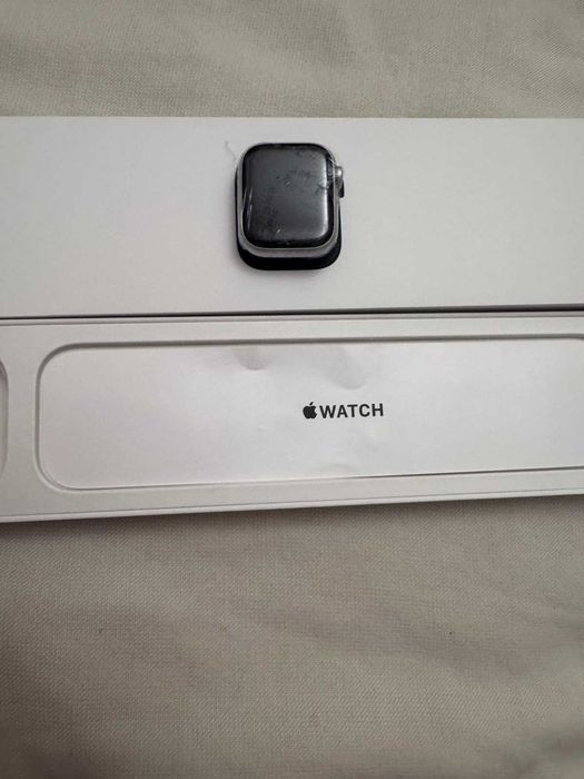 Apple Watch 9 білого кольору