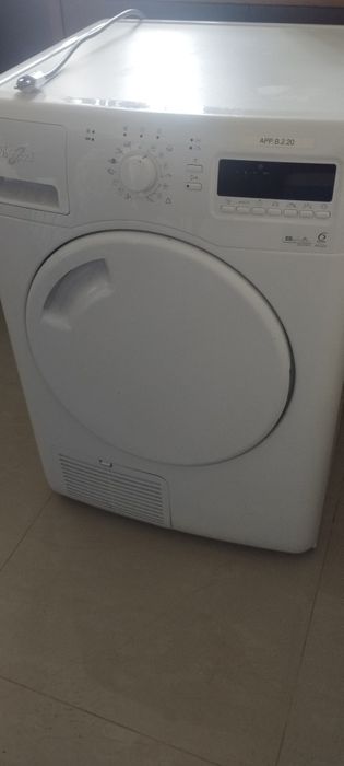 Máquina de secar roupa Whirlpool usada