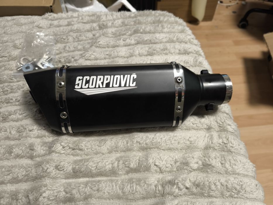Escapamento direto Akrapovic para motocicleta