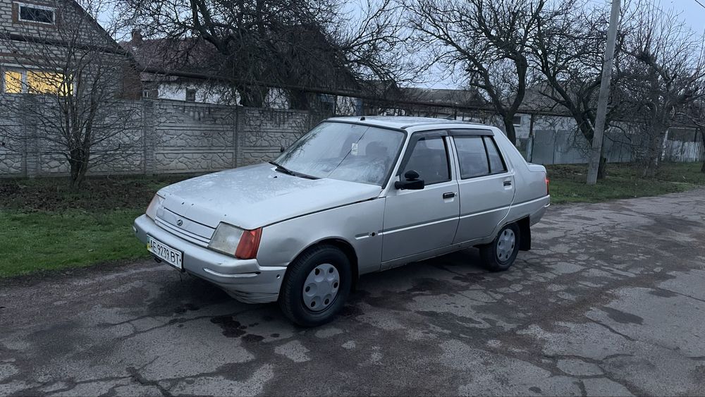 Продам автомобиль в нормальном состоянии на свои годы,двигатель инжекторный без проблем 1.2 ,резина нормальная,с нюансов выбивает задняя передача и нужно позаниматься по электрике,по документам есть свзять с хозяином можно переоформить