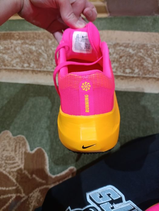 Чудові бігові кросівки Nike zoom fly 5 як нові