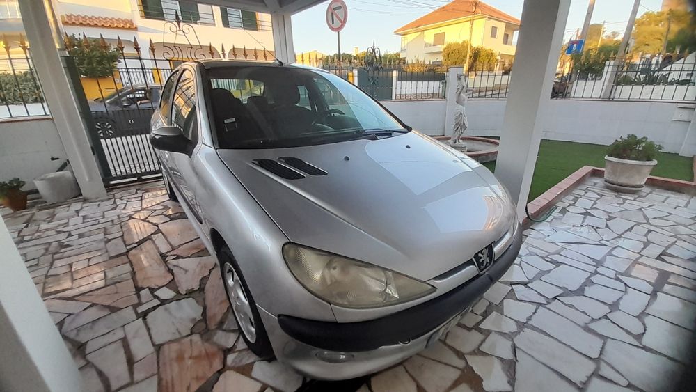 Peugeot 206, 1.1 de 2003 foto 2