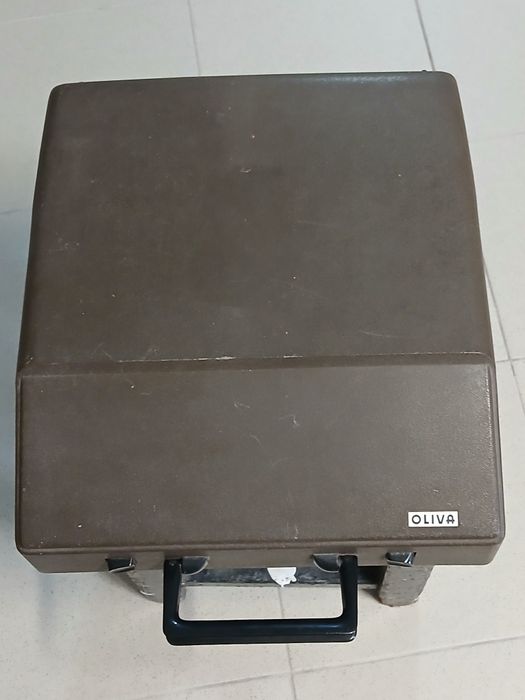 Máquina de escrever Oliva