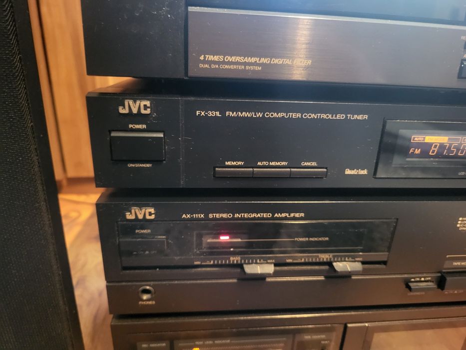 Wieża stereo JVC 4 elementy CD Deck wzmacniacz tuner kolumny