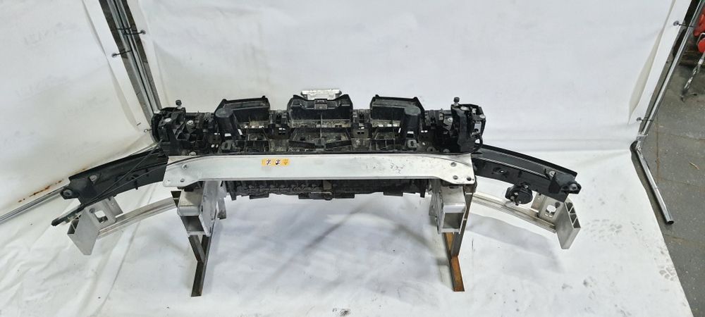Передня рамка  телевізор Mercedes EQE SUV 294