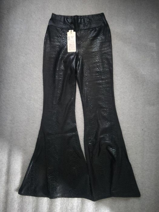 Готичні легінси під зміїну шкіру, кльош