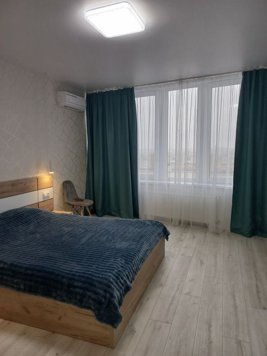 Подобово , розкішна ,сучасна квартира в центрі міста  в новобудові.