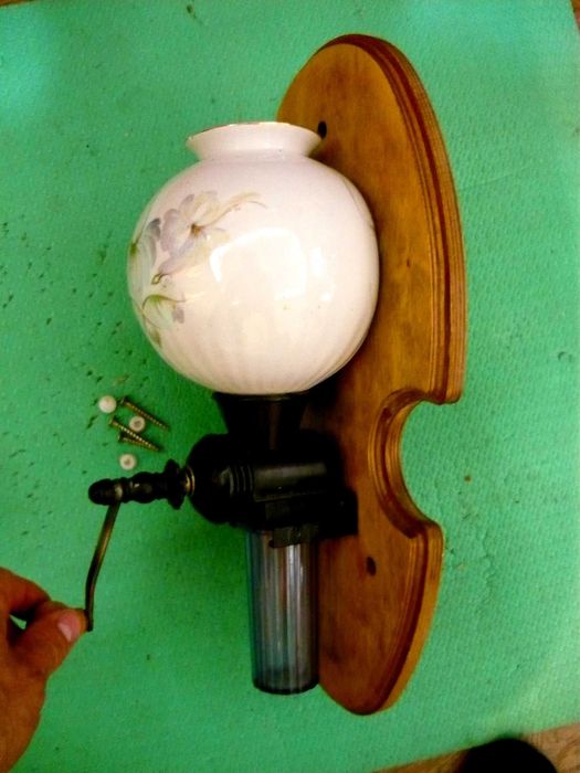 Кофемолка ручная настенная, интерьерная "Мельница"- СССР.