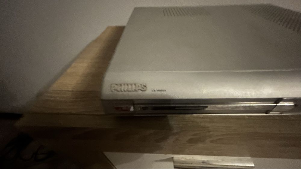 Dvd com a funcionar  com 1 coluna