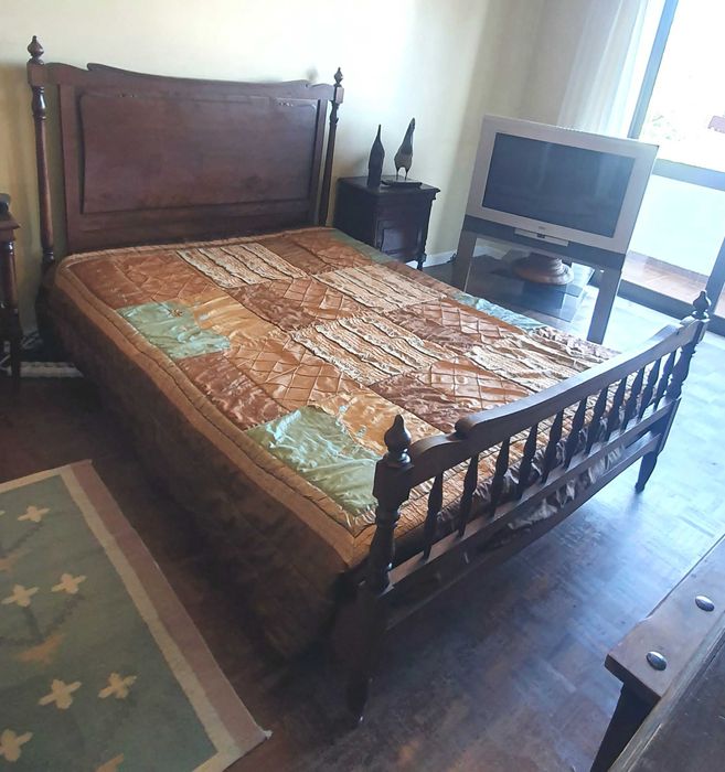 Cama Casal - Madeira Maciça