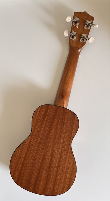 Ukulele WestRoad z pokrowcem