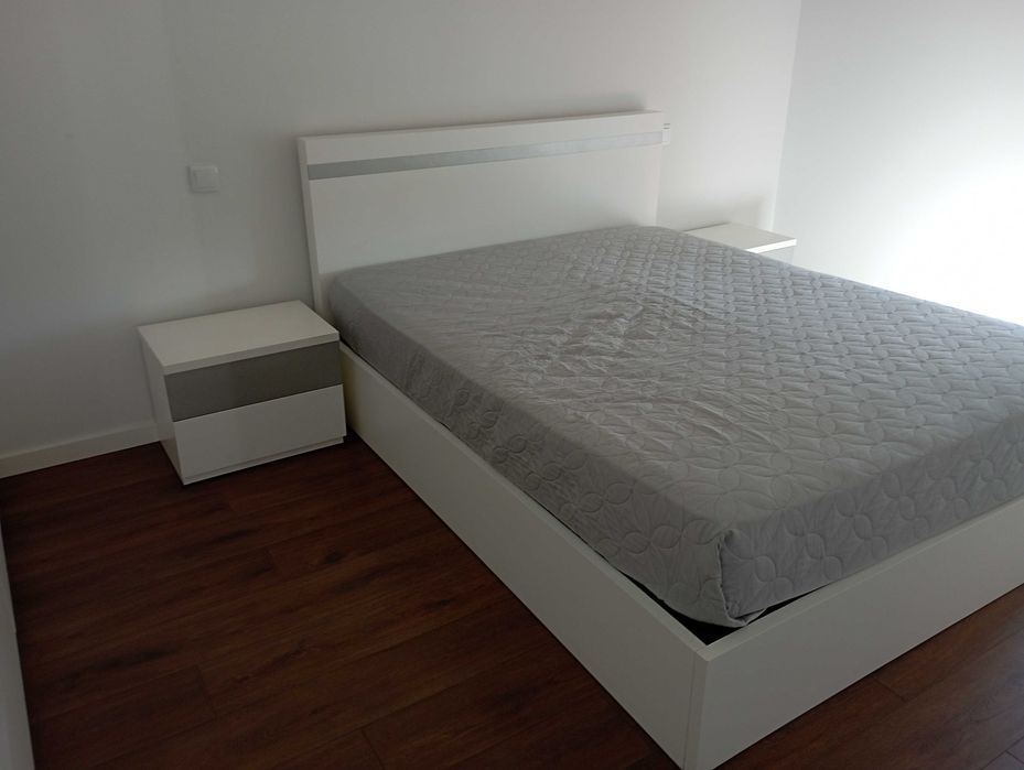 Vendo cama de casal + colchão