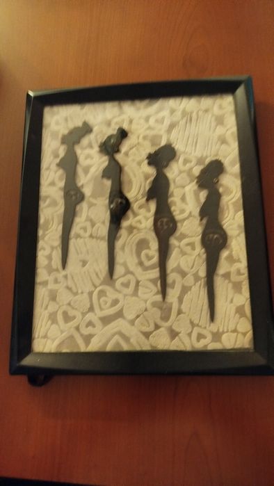 Quadro com figuras destacáveis