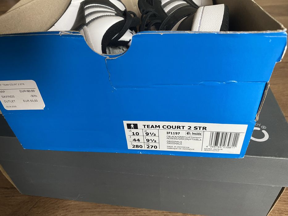 Продаю кросівки adidas оригинальні 43-44