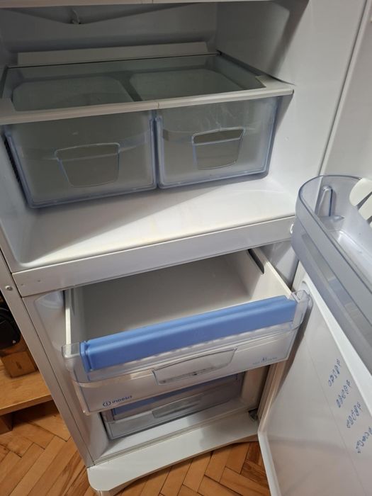 Lodówka INDESIT Baan 13