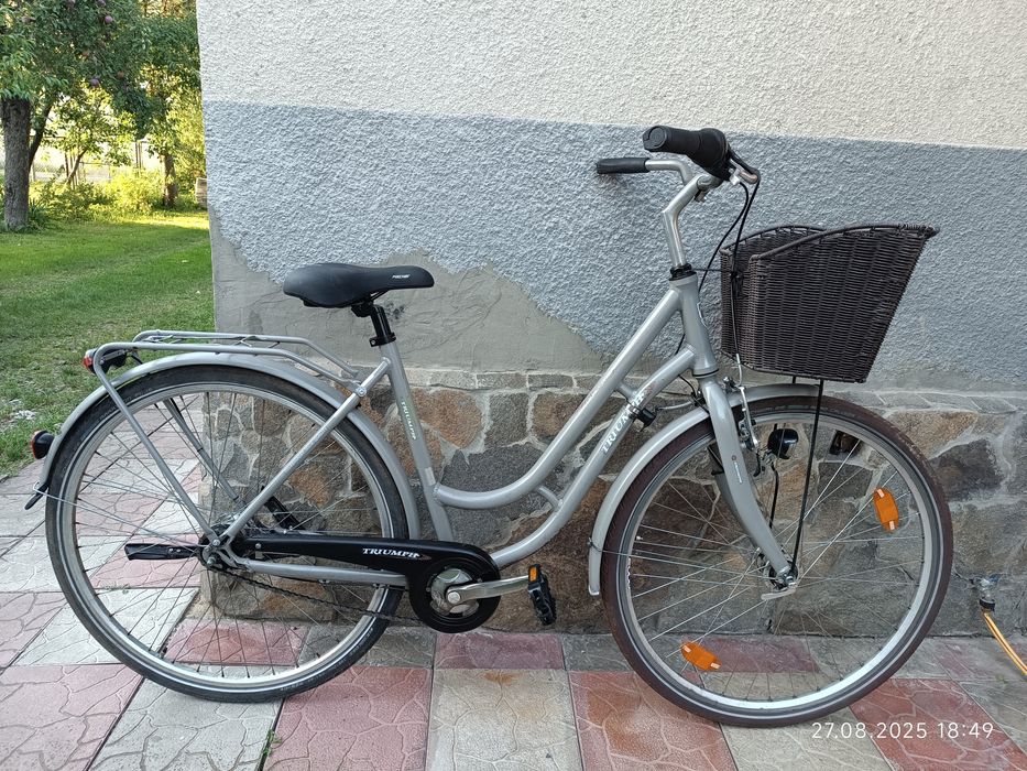 Чоловічий велосипед і жіночі